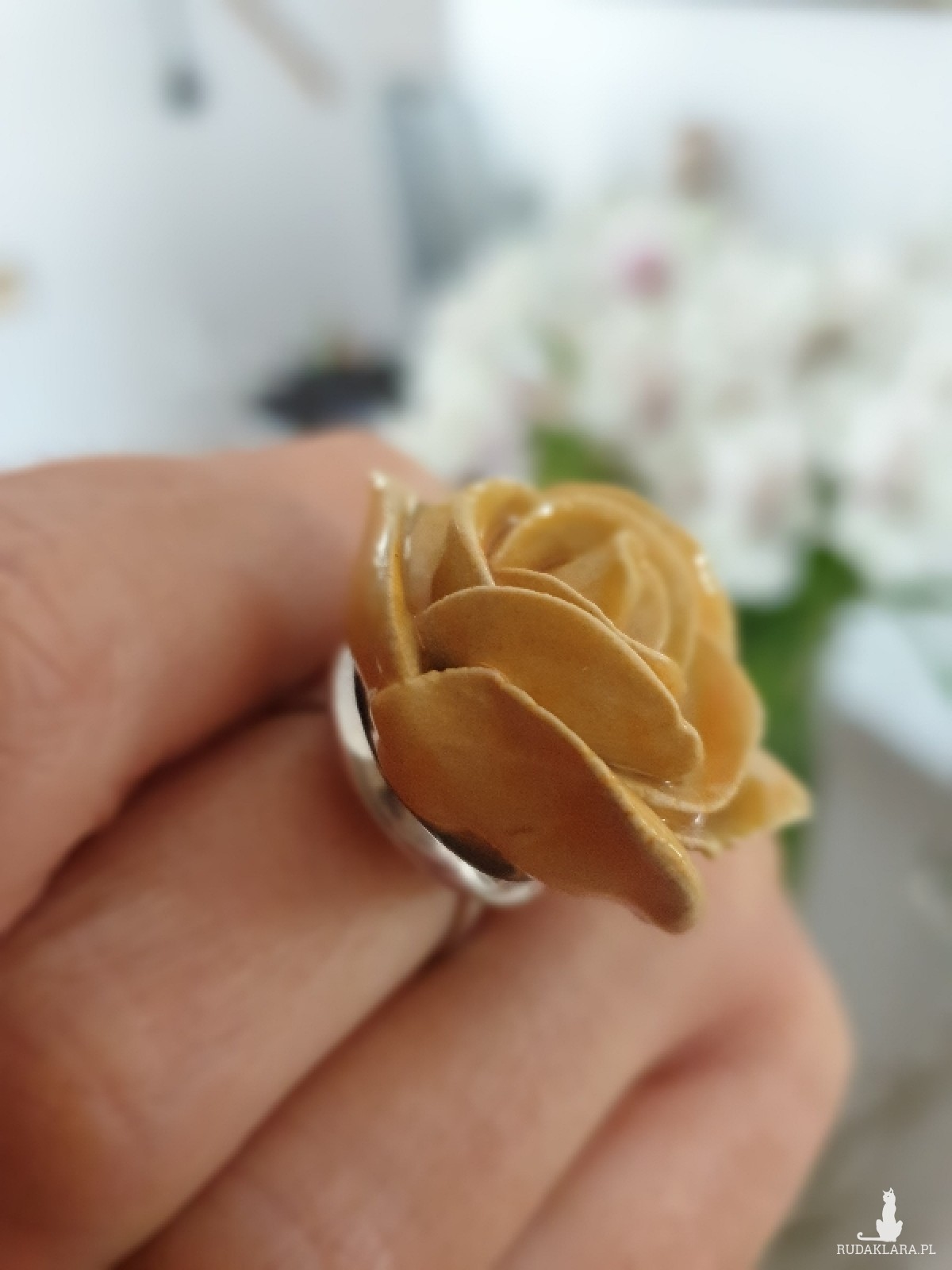 Żółta różyczka pierścionek