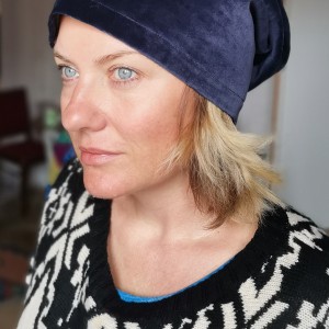 Czapka damska  aksamitna