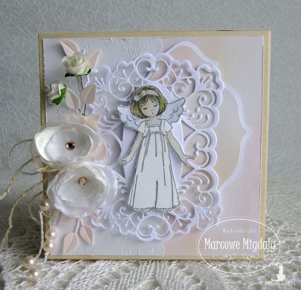 Drewniana kartka pamiątka z okazji Pierwszej Komunii lub Konfirmacji