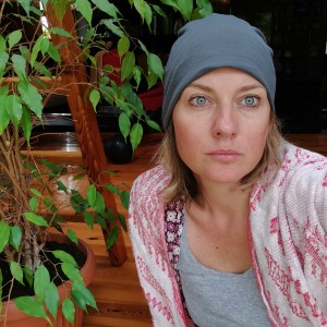 Czapka wiosenna damska szara