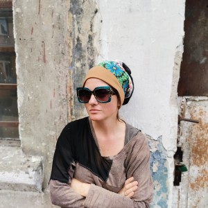 Czapka wiosenna turbanowa smerfetka