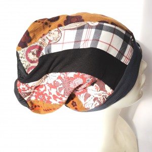 Czapka wiosenna smerfetka