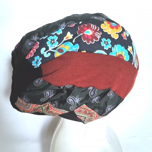 Czapka damska na podszewce wiosenna