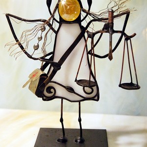 Aniołek witrażowy 3D farmaceuta