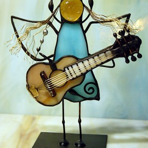 Aniołek witrażowy 3D gitarzysta/gitarzystka