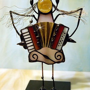 Aniołek witrażowy 3D  akordeonista/tka