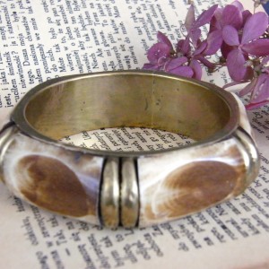 Szeroka bransoletka kanciasta mosiądz róg bawoli