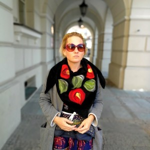 czarna chusta handmade wełniana handmade