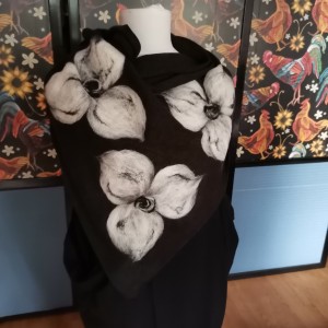 czarna chusta handmade wełniana handmade