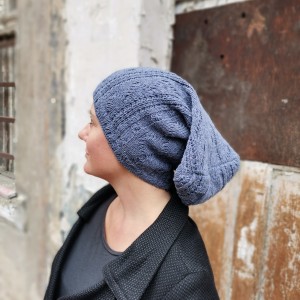 Czapka akrylowa damska na podszewce smerfetka