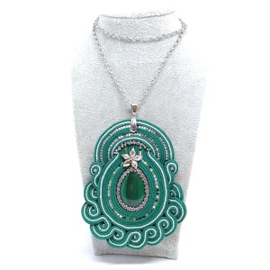 Wisiorek sutasz z malachitem