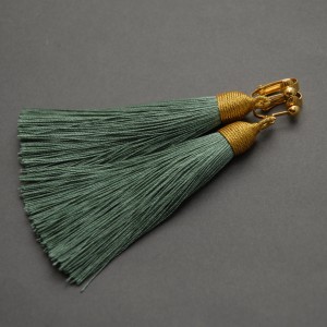 kolczyki lub klipsy z chwostami (szałwia)