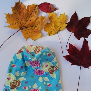 Czapka codzienna w kwiaty