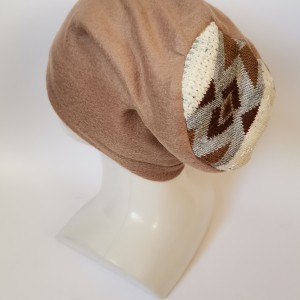 Czapka bezowa na podszewce