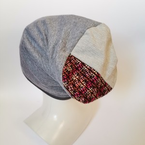 Czapka szara na podszewce ciepła.