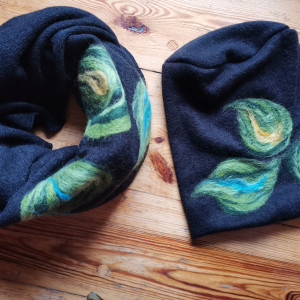 komplet wełniany granat wełna merynosy kwiaty