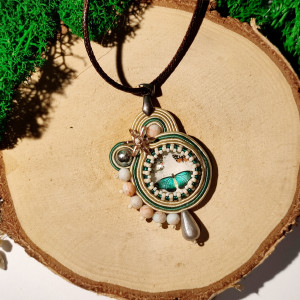 Mały wisiorek sutasz