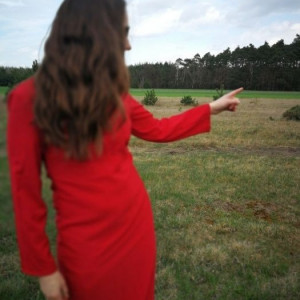 szmizjerka czerwona  długa sukienka M