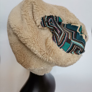 czapka futrzana zimowa ciepła baranek ecru