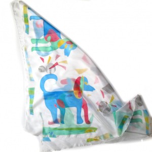 Kolorowe psy, jedwabna chusta malowana