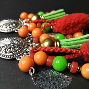 Klipsy boho czerwono zielone  frędzle