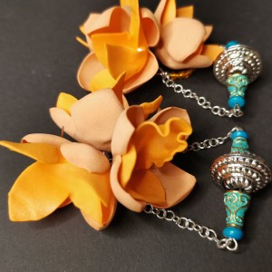 Kolczyki  wiszace duze kwiaty