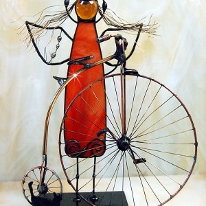 Aniołek witrażowy 3D cyklistka z kotem lub psem