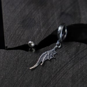 Asymetryczne kolczyki smocze skrzydło ze srebra