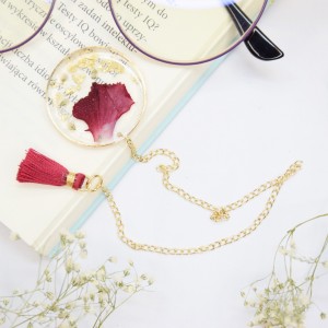 Biżuteryjna Zakładka do książki - goździk