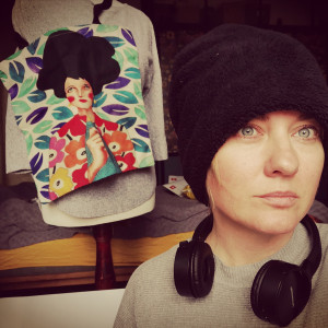 Czapka czarna sztuczny miś