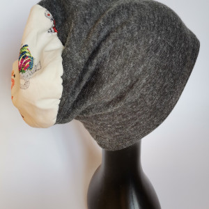 Czapka damska szara wiosenna z ptaszkiem
