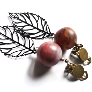 Klipsy kamienie i liście