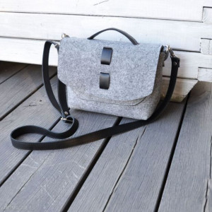 Listonoszka filcowa - czarna skóra - szary filc