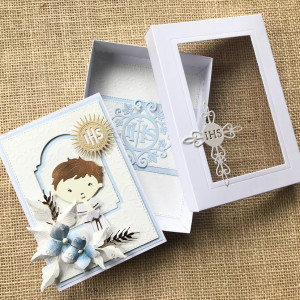 103,Kartka na komunię dla chłopca w pudełku