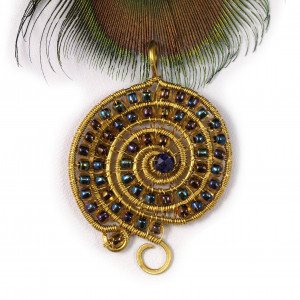 Czaroit, Mosiężny wisior z fasetowaną kuleczką czaroitu, ręcznie wykonany, prezent dla niej, prezent dla mamy, biżuteria inspirowana Grecją