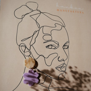 Liliowe kolczyki kwiatki z gliny polimerowej