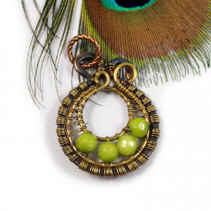 Jaspis, Mosiężny wisior z fasetowanymi kuleczkami jaspisu, ręcznie wykonany, prezent dla niej, prezent dla mamy, biżuteria inspirowana Grecją