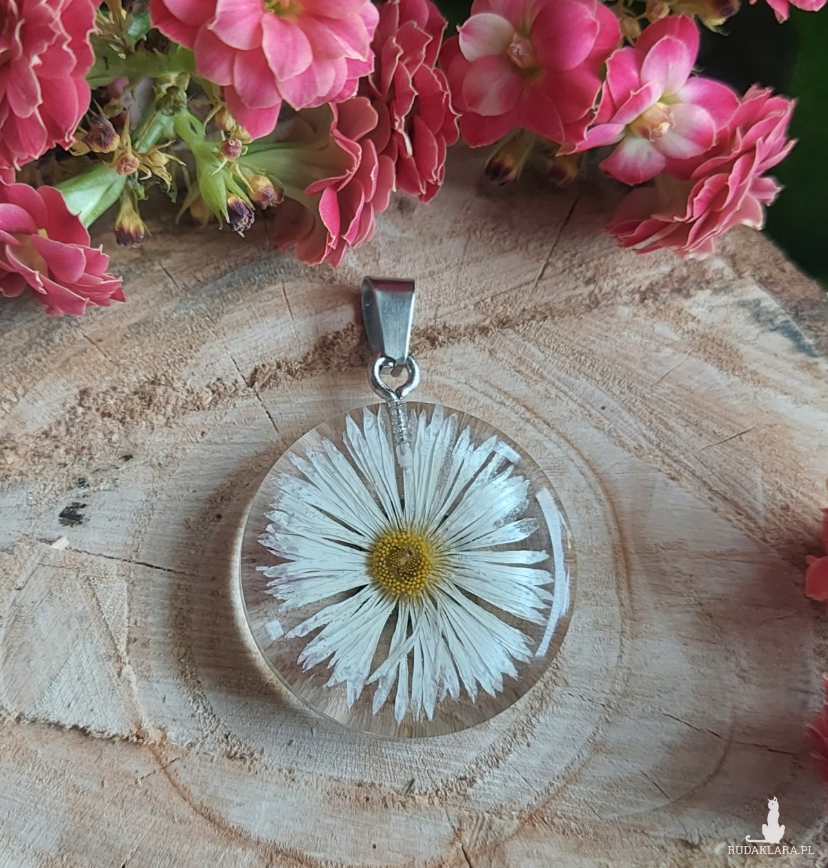 srebrna zawieszka srebrny wisiorek naszyjnik żywica z żywicy stokrotka stokrotką kwiaty z kwiatami