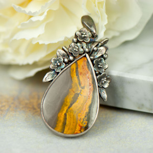 Srebrny wisior z żółtym jaspisem Sahara a887