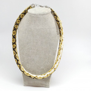 Naszyjnik koralikowy wzór wąż