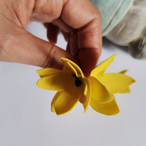 Kolczyki lekkie duze żonkile