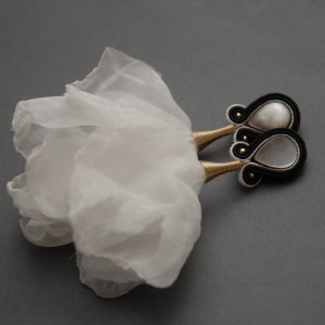 kolczyki lub klipsy sutasz z kwiatkami