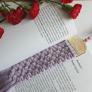 Zakładka do książki "Dobry nauczyciel uczy, najlepszy inspiruje" - kolor lawendowy