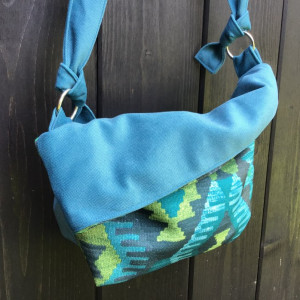 Asymetryczna torebka z peruwiańskim printem