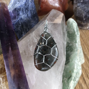 Naszyjnik heliotrop szlifowany