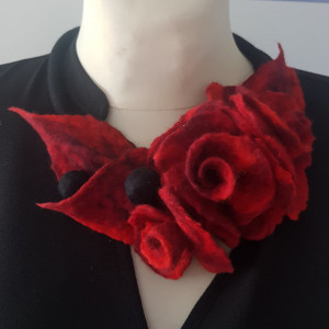 Naszyjnik z różami