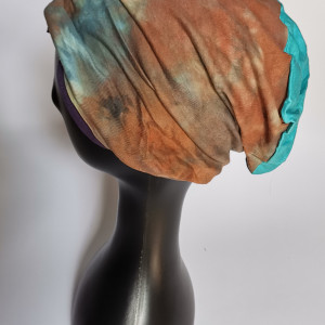 Czapka uniwersalna ręcznie farbowana damska