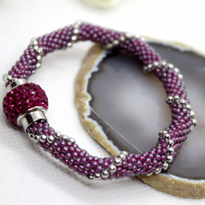 Bransoletka z koralików zapinana na magnes