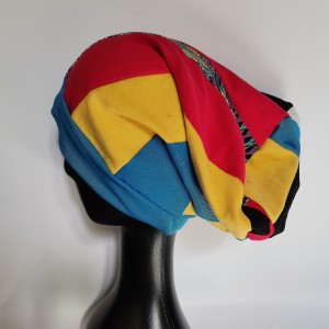 Czapka :jestem z Torunia, tego od Kopernika a nie od Rydzyka