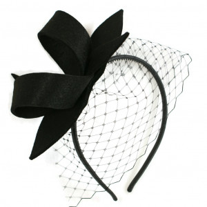 Duży fascynator czarny z woalką